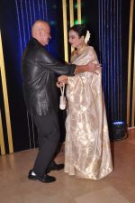 Rekha, Rakesh Roshan at Rakesh Roshan_s birthday bash in Mumbai on 6th Sept 2013 (130).JPG
